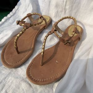 FRYE FLAT LEATHER SANDALS